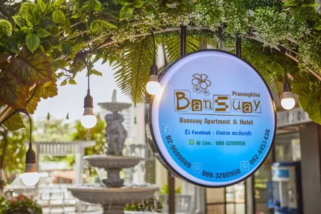 Bansuay Phra Nang Klao Near MRT Phra Nang Klao Bridge