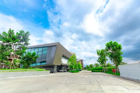 The Grand Chaiyapruek Nimman Chiang Mai Отели в г. Чиангмай