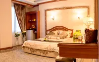 Golden Palace Hotel (Ghasr Talaei) Hotels near Tomb of Nader Shah