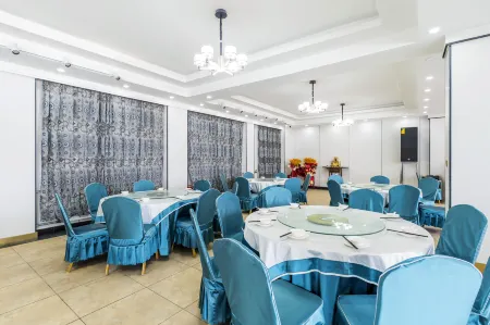 LungWahHotel Отели рядом с достопримечательностью «Lanzhou University of Finance and Economics (Weile Avenue)»