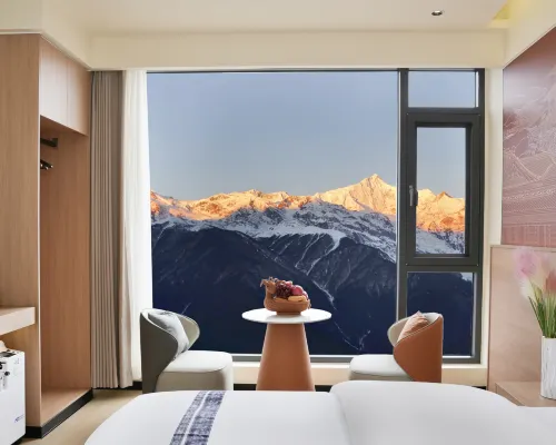 Xiaoyu Yizhan Inn Hotels in Deqin