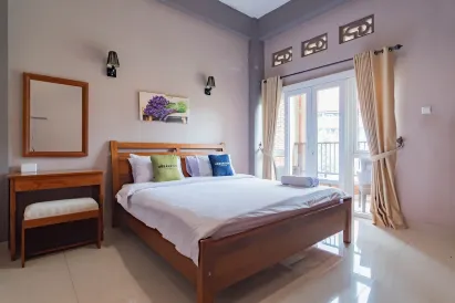 Urbanview Hotel Syariah Insani Cisarua Puncak