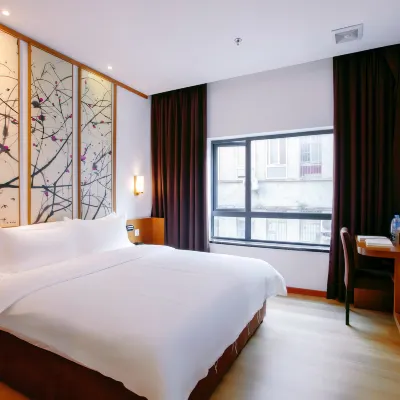 Dongchuan Boutique Hotel (Beijing Road Pedestrian Street,Martyrs Cemetery Subway Station) Hotels near Martyrs' Park Station