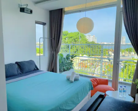 Corgi House Danang - Steps from Dragon Bridge Hotels in Da Nang