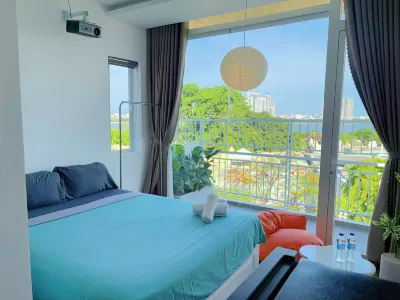 Corgi House Danang - Steps from Dragon Bridge Hotels near Museum of Sa Huynh & Champa Culture