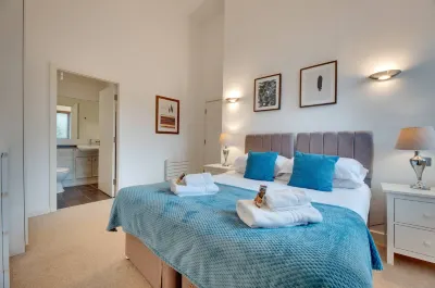 Crown Apartments by Week2Week Hotels near Northumbria University