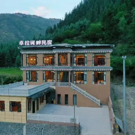 Zha Ga Na Zhuola Riverside Homestay