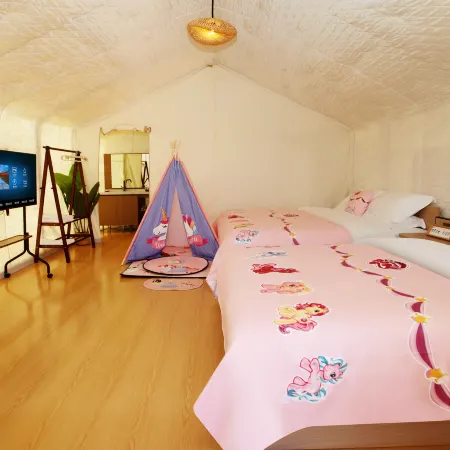 Golmud Kunlun Secret Realm Lakeside Wild Luxury Resort