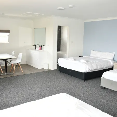 Lakeside Inn Wollongong