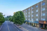 Xiongxian Qiancun Business Hotel - parking