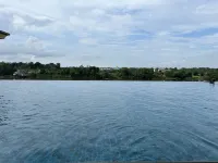 LoFF Suite River View 2 Bedroom at Riverine Diamond Resort - สระว่ายน้ำแบบอินฟินิตี้
