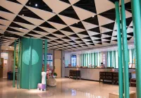 木馬甄選智能飯店（重慶楊家坪地鐵站店） 海洋公園雨林館-水母繁殖基地附近的飯店