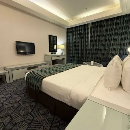 Sunday Business Avenue Formerly Rand Hotel