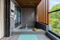 Mingyue Songjian Homestay (Heyuan Zijin Jiuhe Hot Spring)