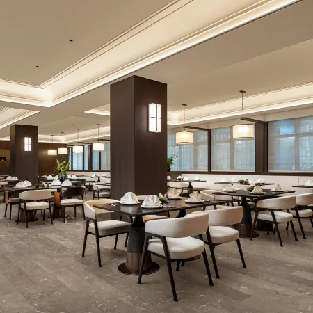 Atour S Hotel, East Street, Erqi Square, Zhengzhou Отели рядом с достопримечательностью «Huo Min Middle School Education Group (Cheng North Road)»