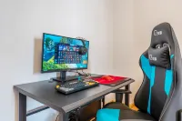 Jingzu E-Sports Hotel (near Shandong University Qilu Dezhou Hospital & Dezhou East Railway Station)