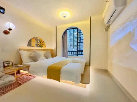 Xunguang Luxury Projection Apartment (Nanning Longhu Qingxiu Tianjie) Hotels near Wushenggong