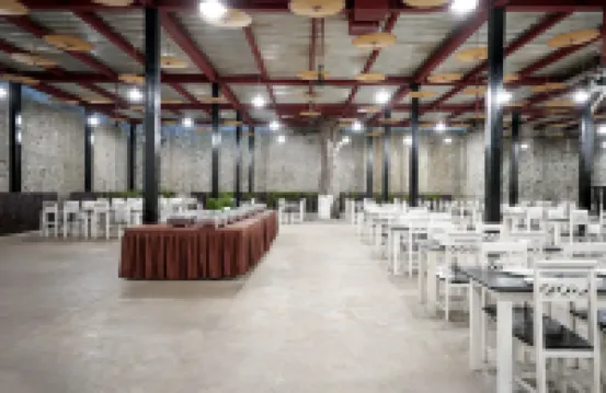 弗爾曼FuErManHotel酒店接駁車可以到夜市和機場琅勃拉邦老城店）