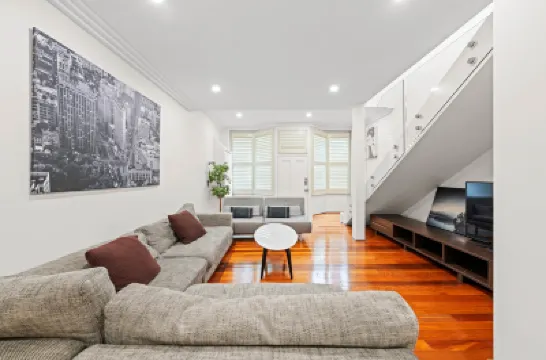 Stylish 3BR House(Parking)/ICC&DarlingHarbour-8min Hotels near Powerhouse Museum