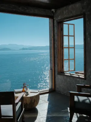 Yiyun Mountain HouseCangshan Mountain is a quiet and beautiful place for the Bai people to stay Hotels near Caicun Wetland Park