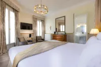 Hôtel Claridge Hotels near Palais de la Découverte