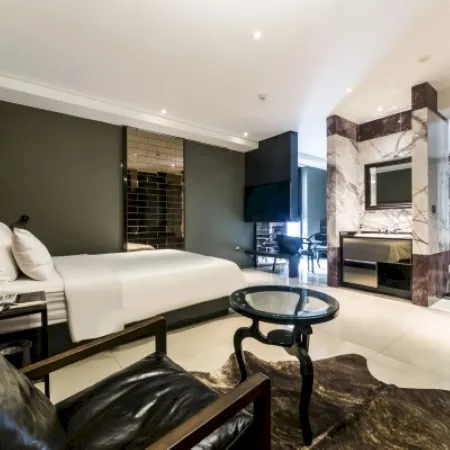 Amare Hotel Jakjeon Отели рядом с достопримечательностью «Тематический парк Aiins World»