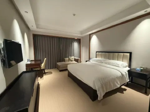 Tianyi International Hotel (Zhongshan Tanzhou Commercial Center)