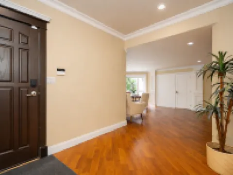 Vancouver Red House 大温哥華酒店