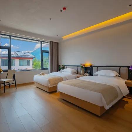 Lugu Lake Qingchen Huyao Lake View Resort Manor (Daluoshui Branch)