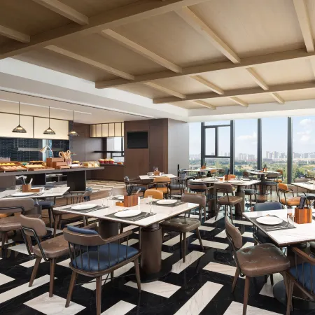 FOUR POINTS BY SHERATON QIRUI HOTEL