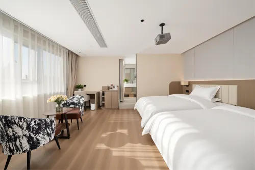 Kunming Lanxuan Hotel (Nanping Pedestrian Street & Green Lake Park Branch)