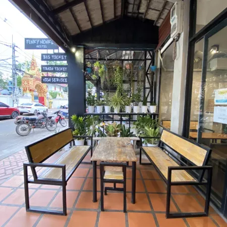 Funky Monkey Cafe & Hostel