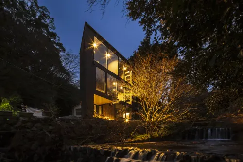 COCO VILLA Okuyugawara — Private villa by mountain stream with sauna, surrounded by nature - Villas