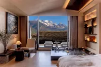 Lingbai · Lanyinshe | Snow Mountain Private Hot Spring Boutique Stay (Baisha Old Town)