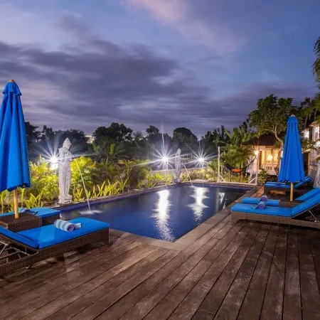 Tatak Bunut Villa Nusa Ceningan Отели рядом с достопримечательностью «Утес Ченинган»