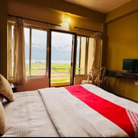 Hotel August International