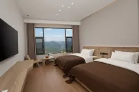 Eryuan Liantie Mingyue Hotel (Sanzhong)