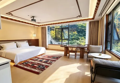 Heishui Songzan Linxi Grand Hotel