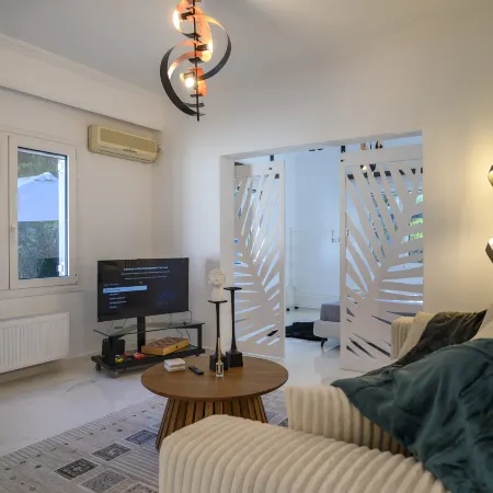 Seclusion, Privacy and 2 bedroom Luxury in Glyfada
