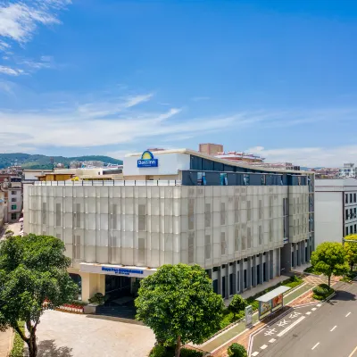 Mile Days Hotel by Wyndham (Huquan Ecological Park) Hotels near Yuhuang Pavilion
