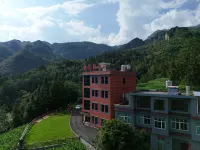 Misty Yi Lodge · Mountain Retreat - 2-Star