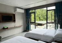 Ruyuan Hotel - parking