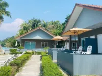 Bella Vista Beach Resort Koh Lipe Hotels near Sanom Beach