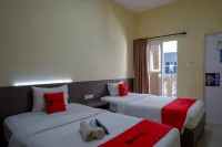 RedDoorz Plus Near Paragon Mall Semarang - Pensions