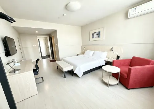 Jinjiang Inn (Zhangbei Grassland Tianlu Xinghe West Road Hotel) - parking