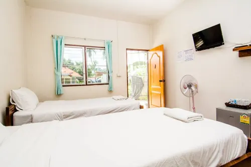 Sarm Mork Guest House - breakfast