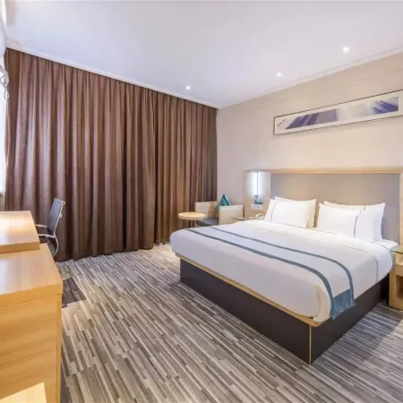 Express Hotel (Jiangmen Xinhui Xinghui Pedestrian Street)