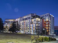 Gino Seaside Tbilisi, Trademark Collection by Wyndham Отели рядом с достопримечательностью «Станция метро Грмагеле»