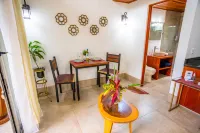 Casitas Del Rio Riverfront Nature Lodge - Sloth Luxury Villa - servizio colazione