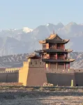 Licheng Ruixuan Hotel (Jiayuguan Xiongguan Square Branch) - غرفة مطلة على الجبل